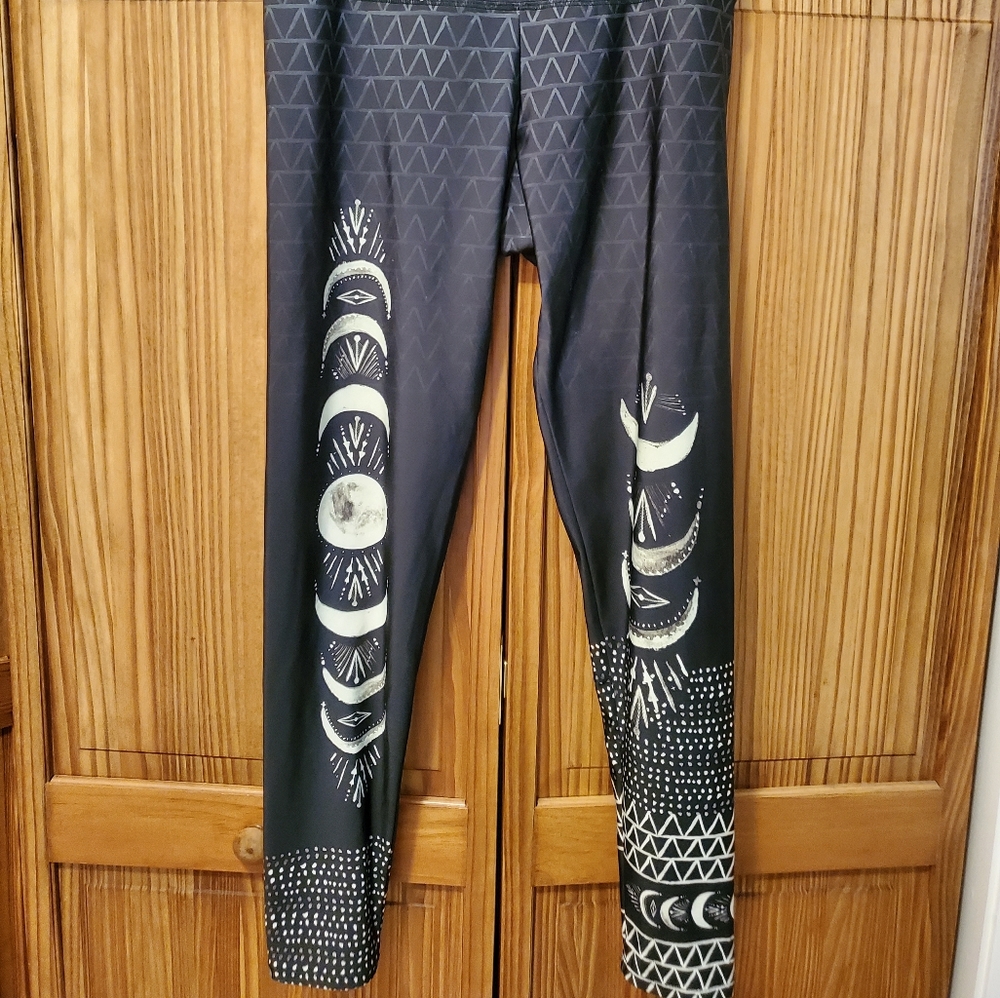 Onzie High Rise Graphic Legging - Las Lunas